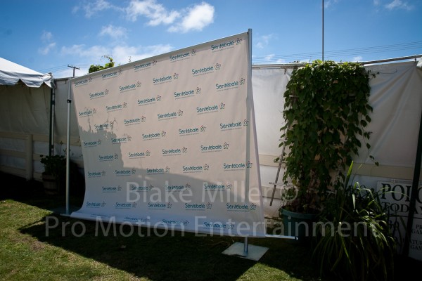 Step and Repeat Banner Installation Image (6)