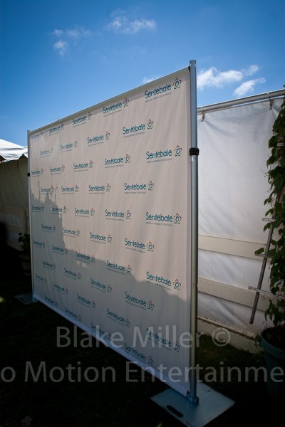 Step and Repeat Banner Installation Image (12)