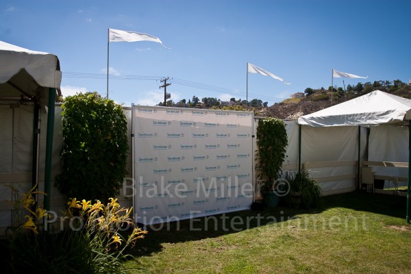 Step and Repeat Banner Installation Image (13)